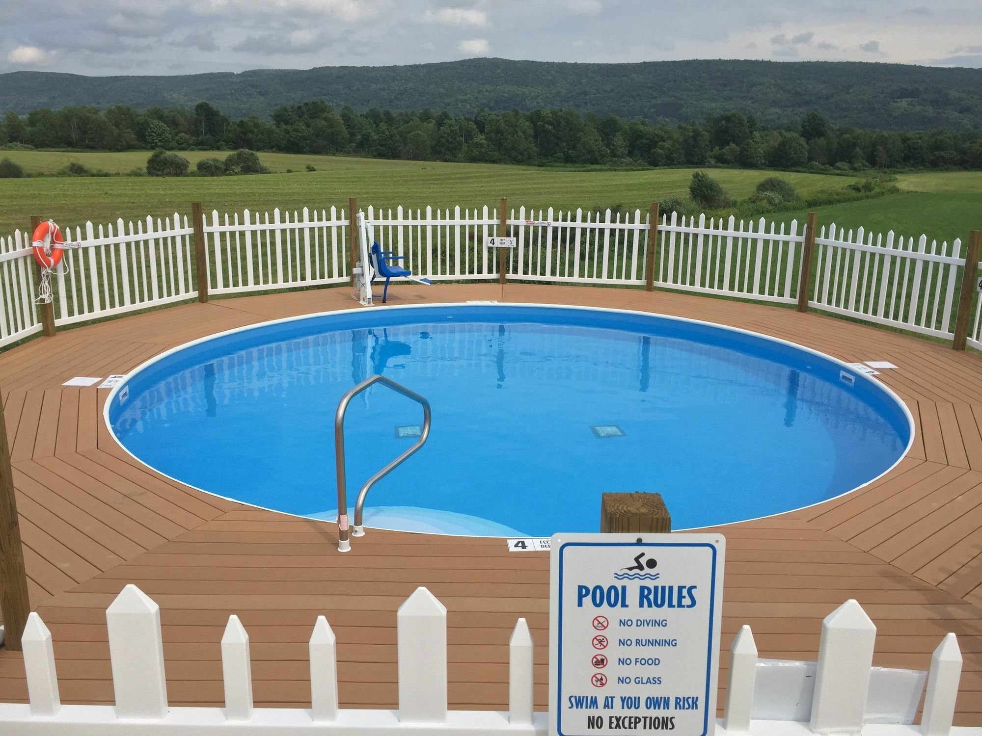 Apple Inn And Suites Cooperstown Area Milford Exterior photo